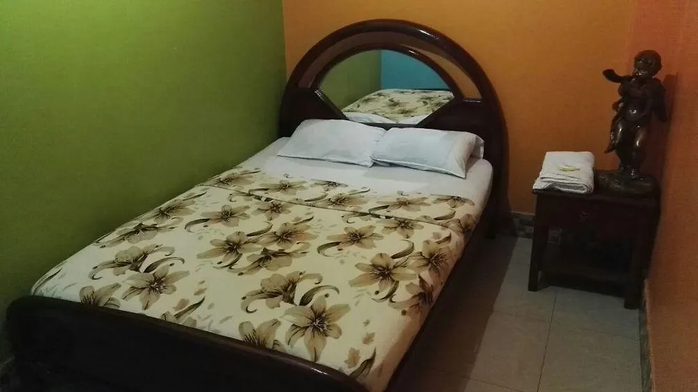 Hotel Eloy Alfaro 과야킬 3*,